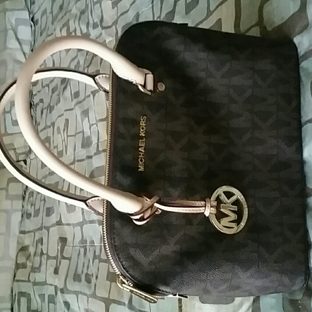 michael kors brown leather cindy medium dome bag