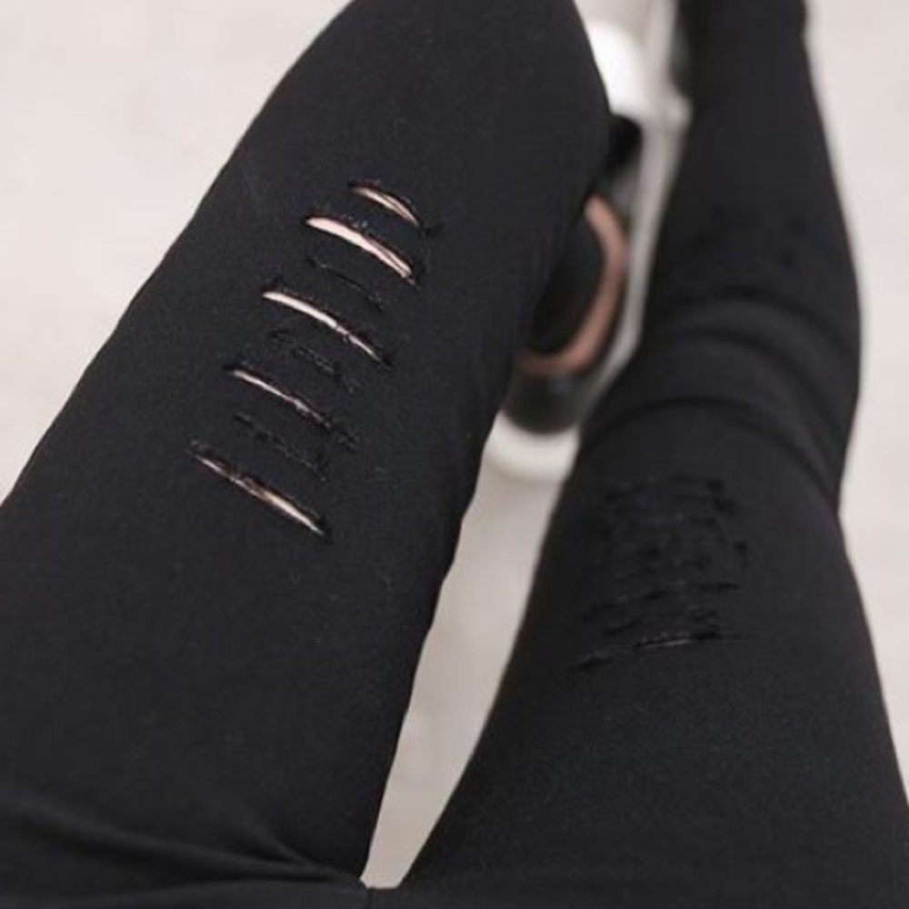 DISTRESS LEGGING