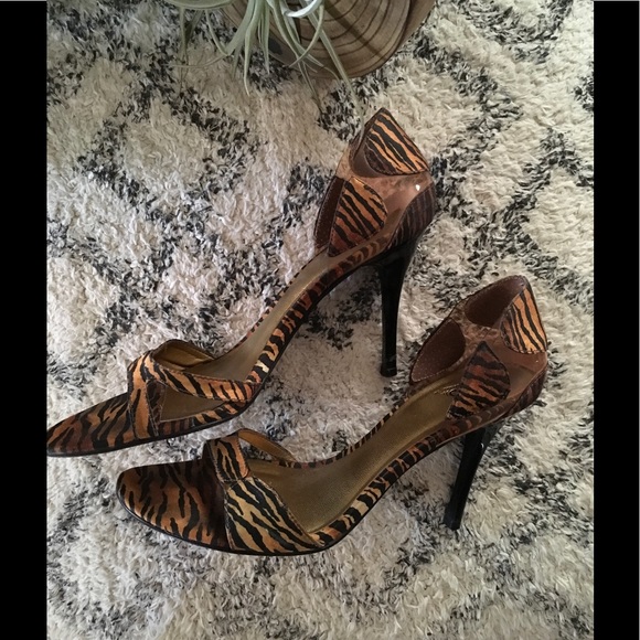 Exotic Heels - Picture 5 of 5