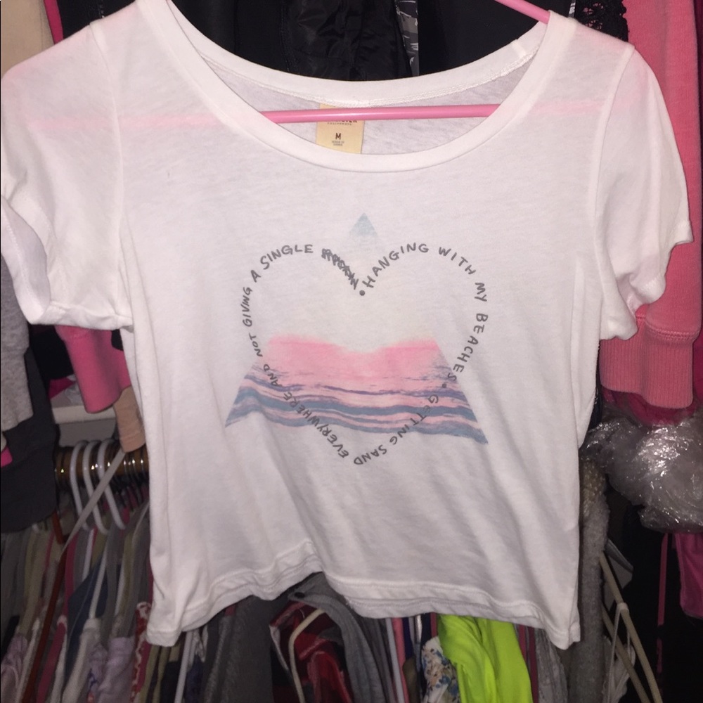 Cute hollister crop top!