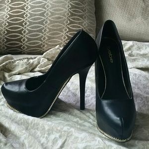 bebe black heels
