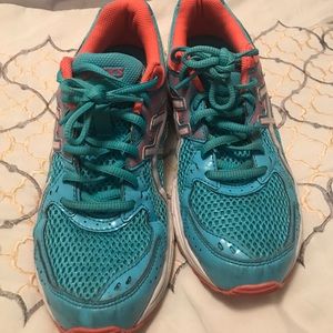 Asics women's tennis shoe