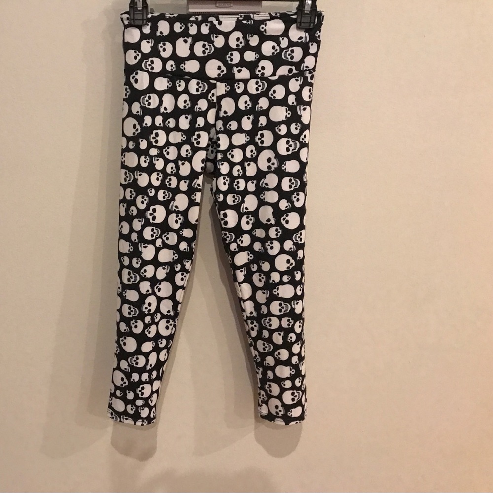 Indie Skull Workout Crop Leggings