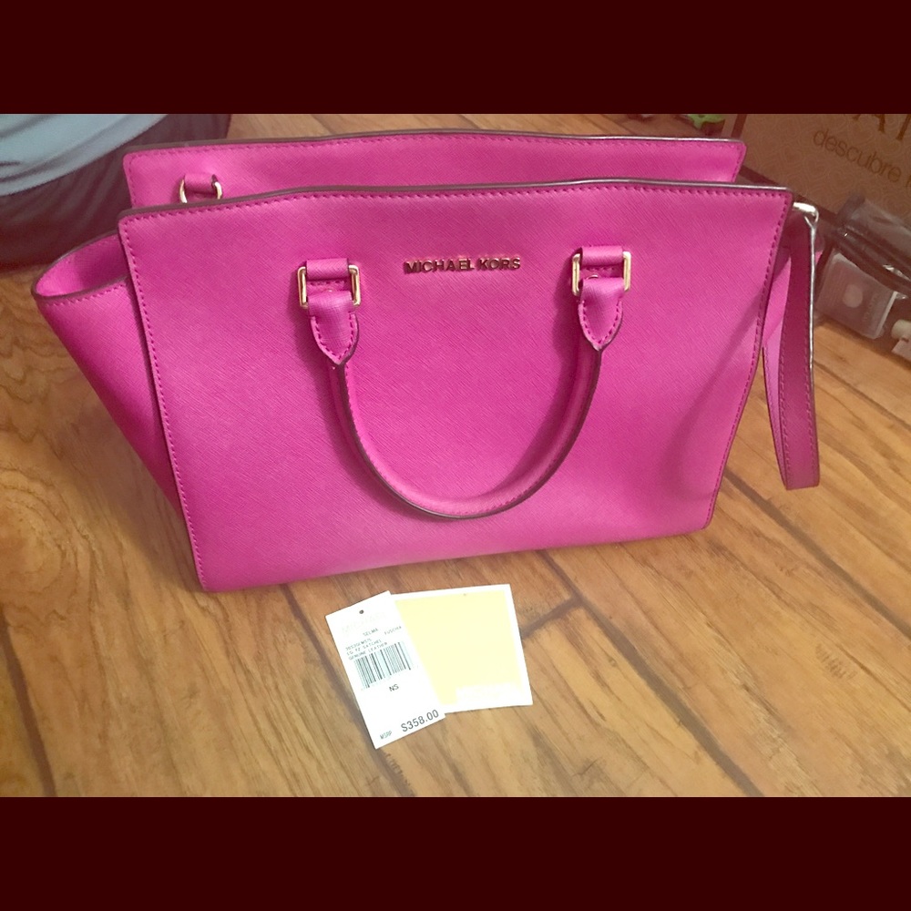 Michael Kors Selma Bag Large in Fuschia