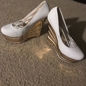 White platform wedge size 10