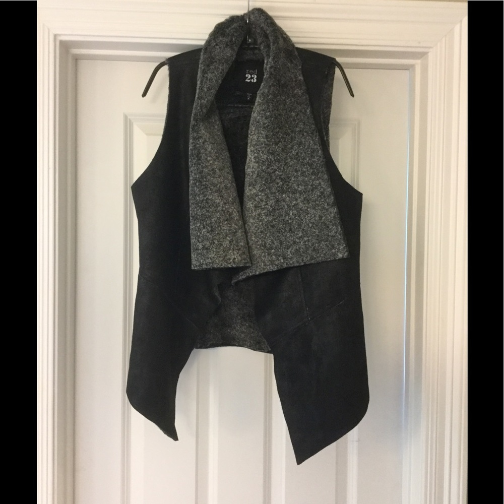 Red 23 black size M faux fur vest