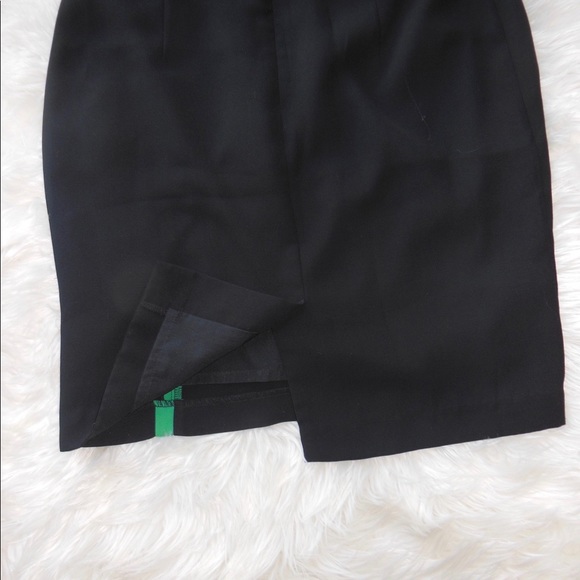 Banana Republic Sleeveless Collared Shirt - Picture 6 of 8