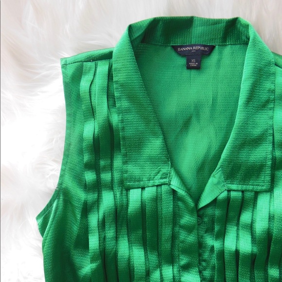 Banana Republic Sleeveless Collared Shirt - Picture 8 of 8