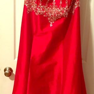 Beautiful (Prom) Dress or Elegant Gown!