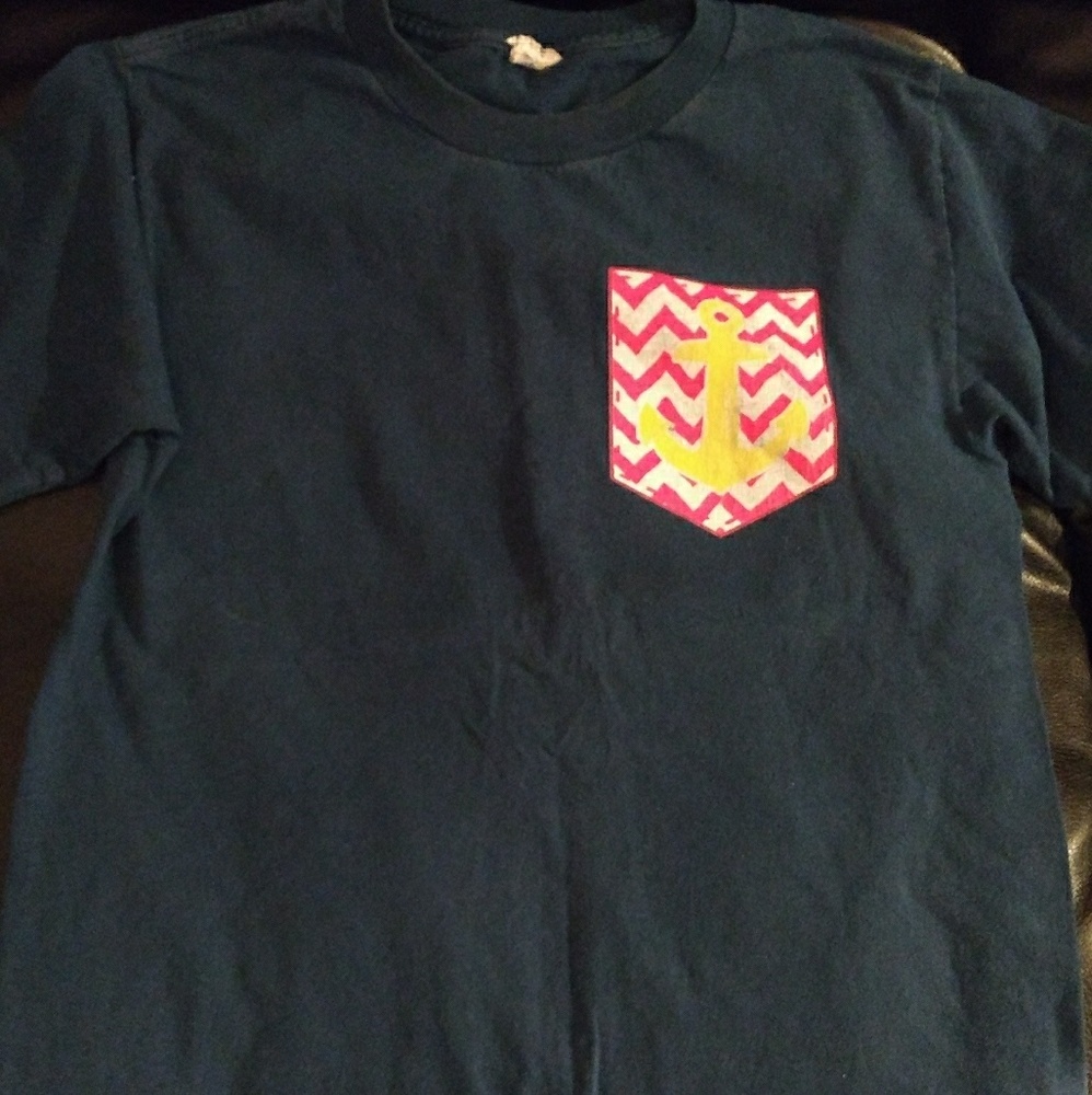 Sinply southern size small tee shirt