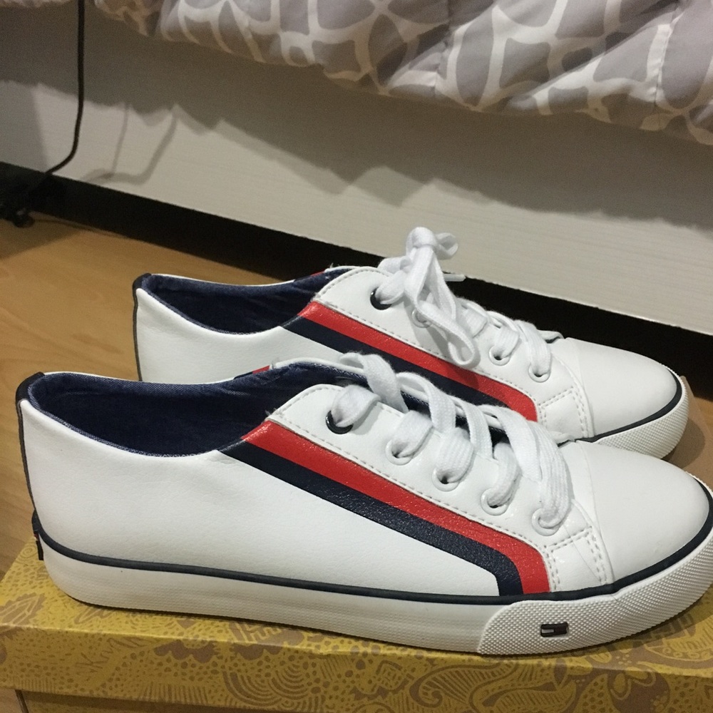 Authentic Tommy Hilfiger sneakers