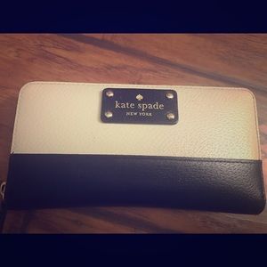 Kate Spade Large Wallet - Porcelain & Black