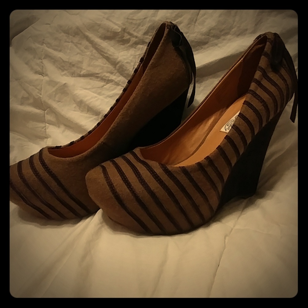 Naughty Monkey Wedges
