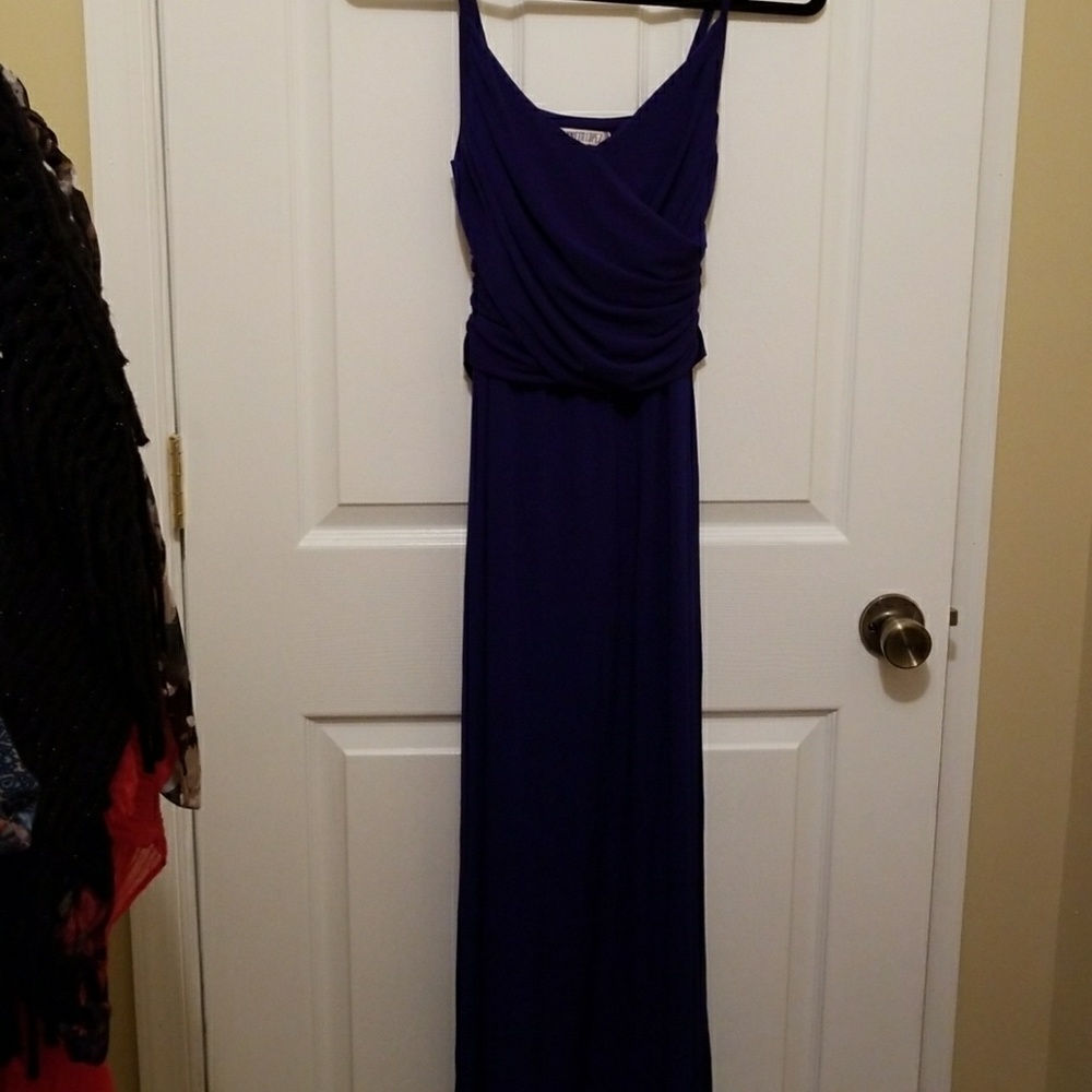 Stunning blue Jennifer Lopez maxi style dress.