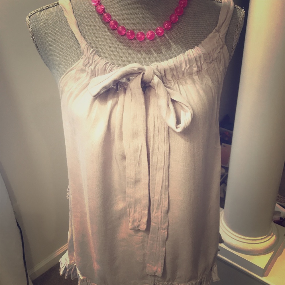Pale purple bow front top with ruffle hem Large
