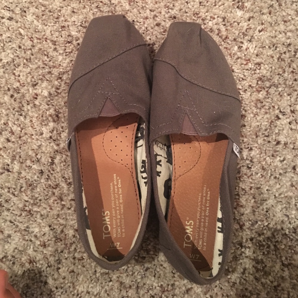 Toms Shoes