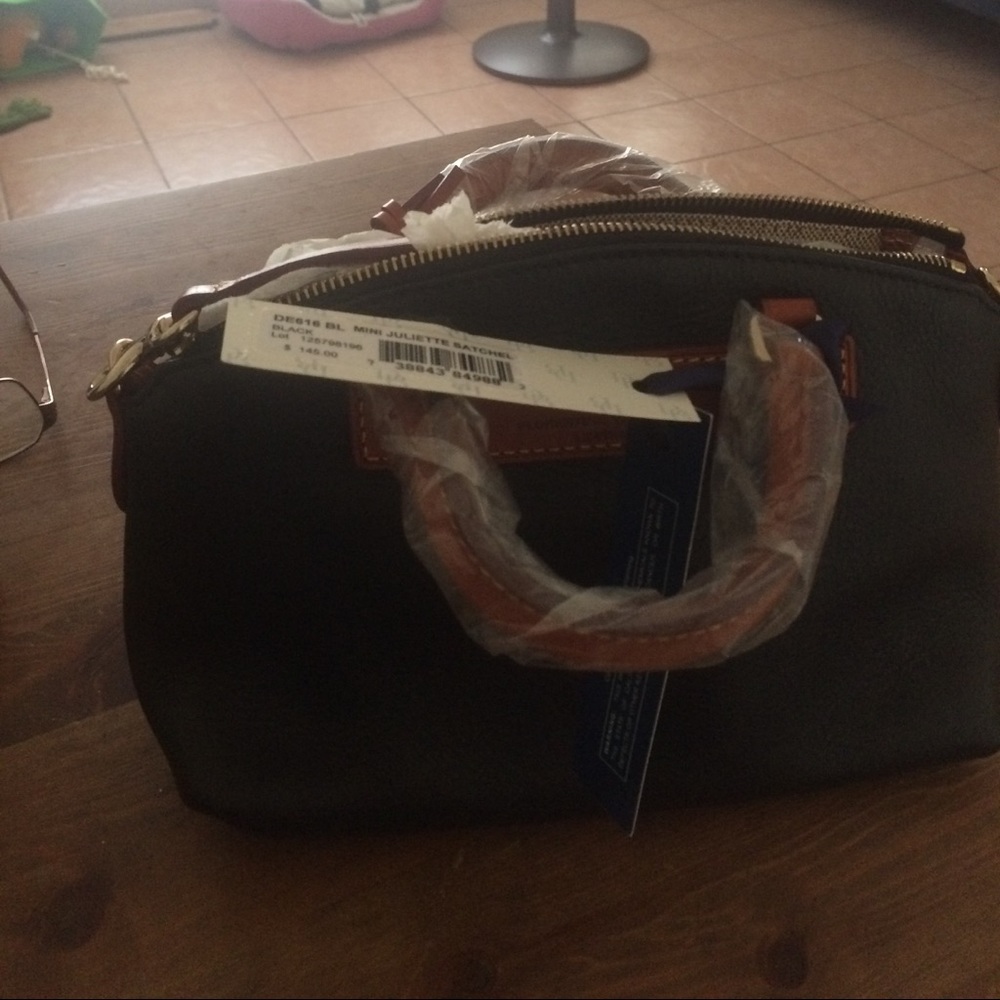 Brand new Dooney & Bourke Crossbody