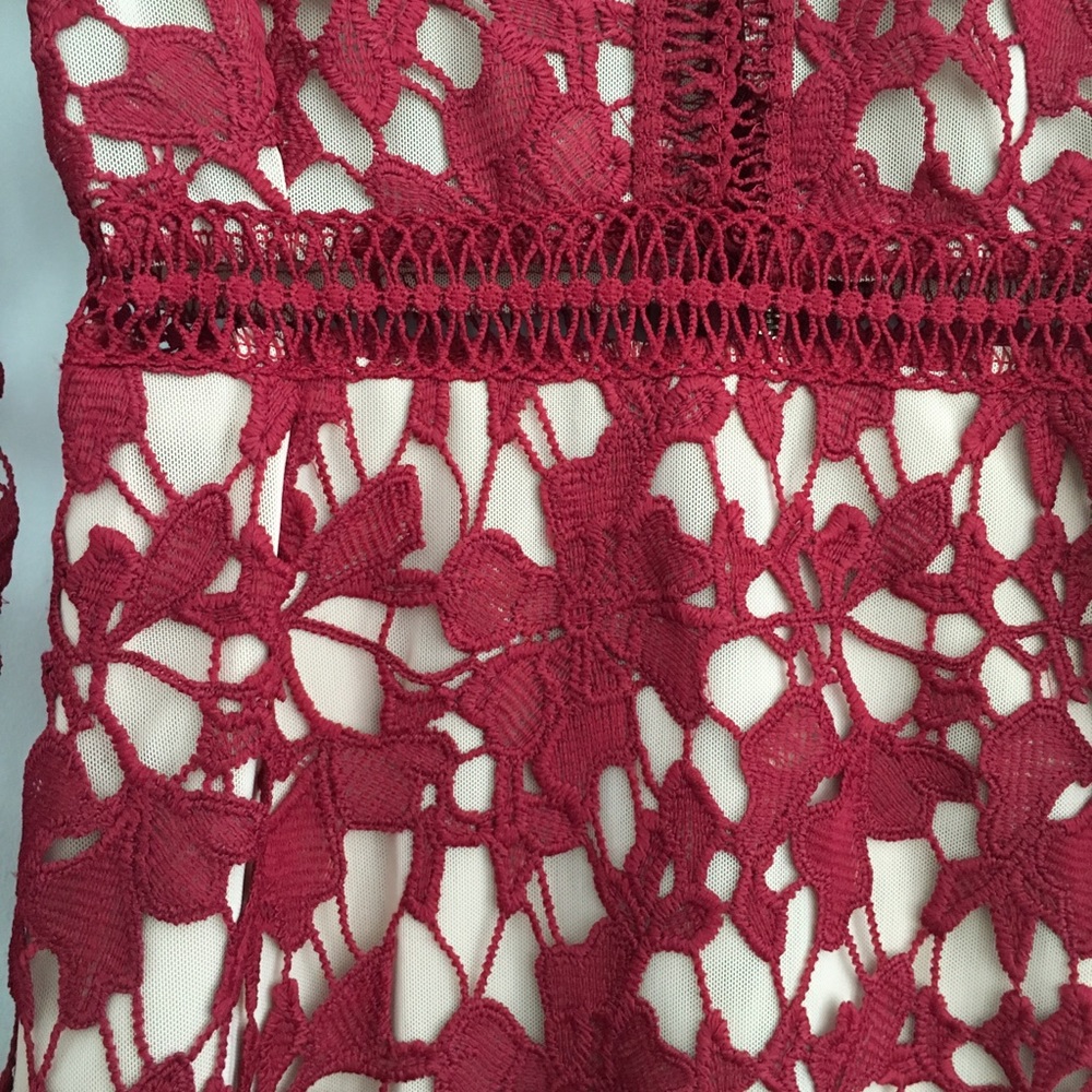 Burgundy Lace Midi Dress with long sleeves NWT - Picture 8 of 8