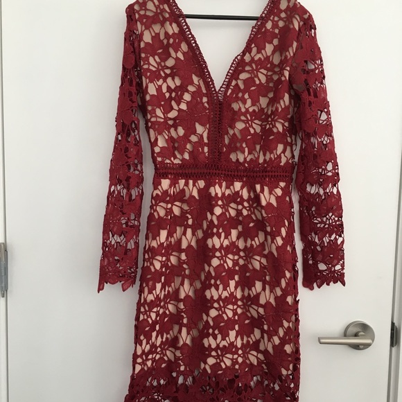 Burgundy Lace Midi Dress with long sleeves NWT - Picture 4 of 8
