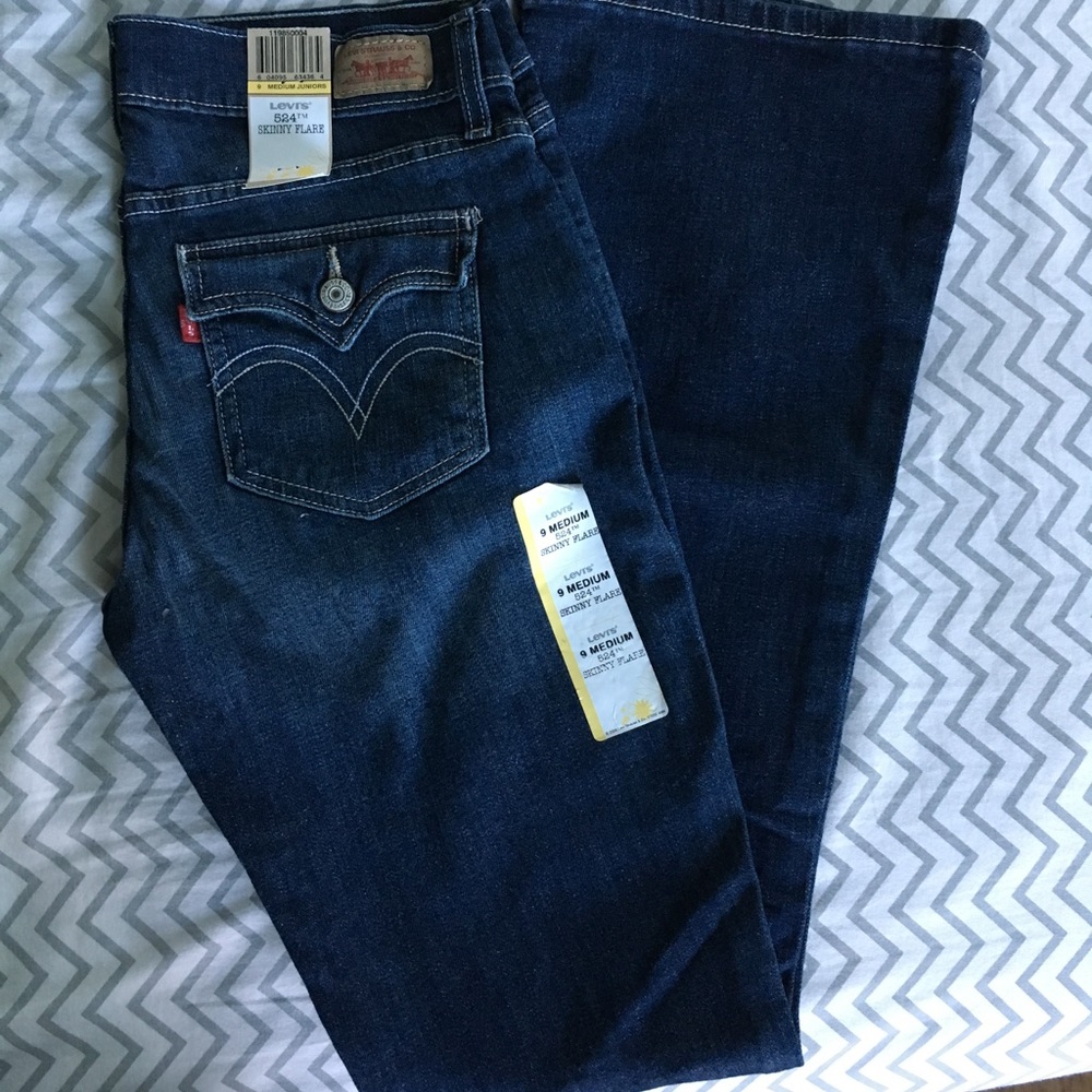 New with tags. Levi's Flare, skinny fit. Size 9
