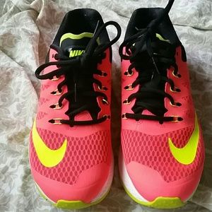 Nike Zoom Neutral Ride Responsive Sneakers