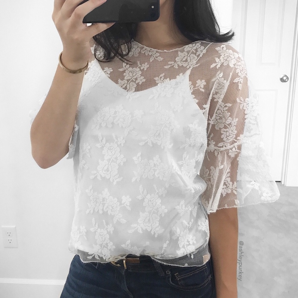 ❤️CLEARANCE❤️ white floral lace top