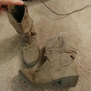 Charcoal grey western style suede low boots