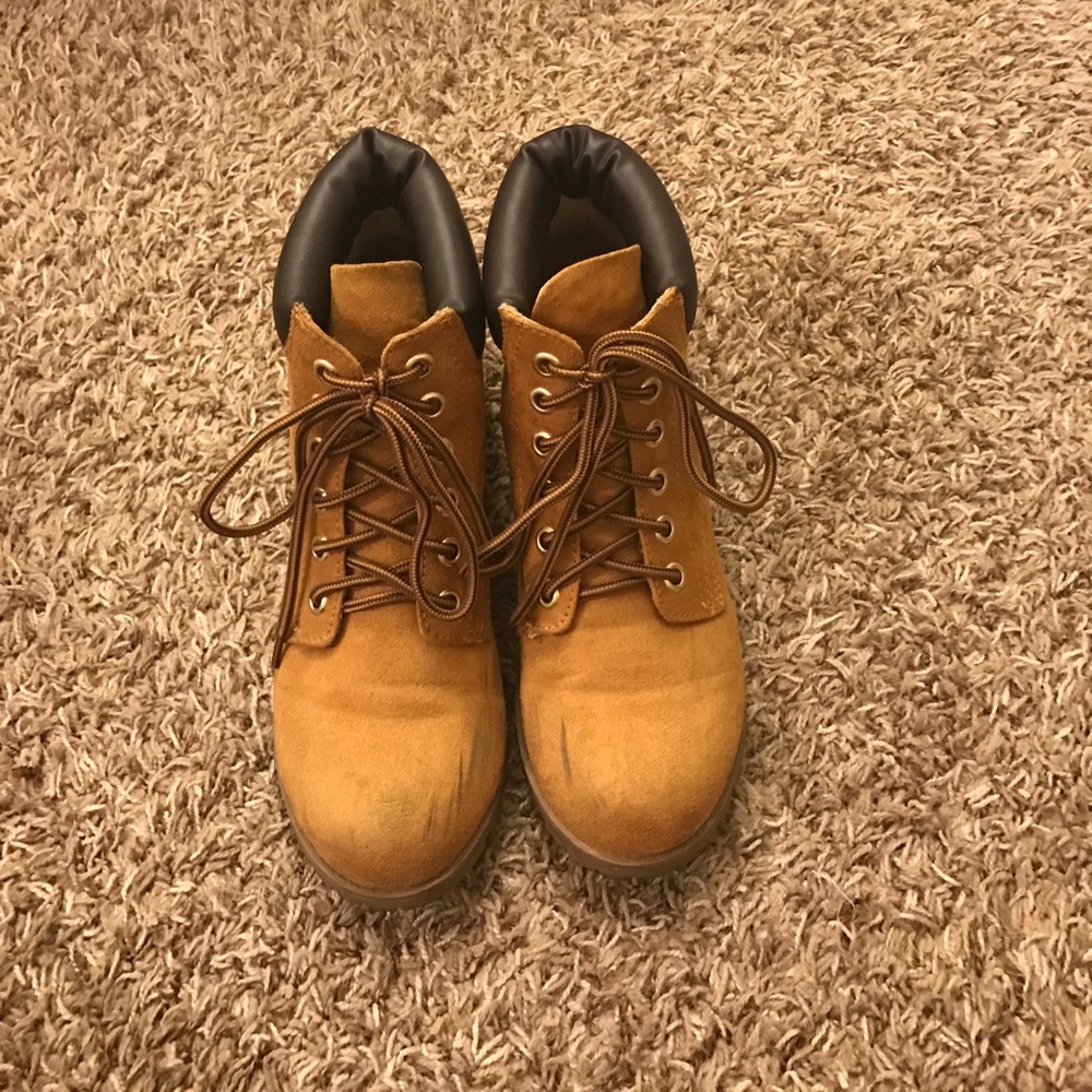 combat boots