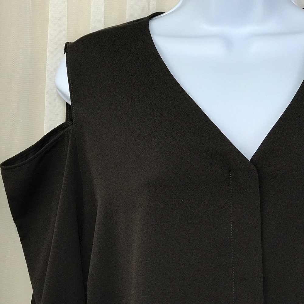 Chico's Brown Cold Shoulder Blouse V-Neck Size 3 - Picture 2 of 6