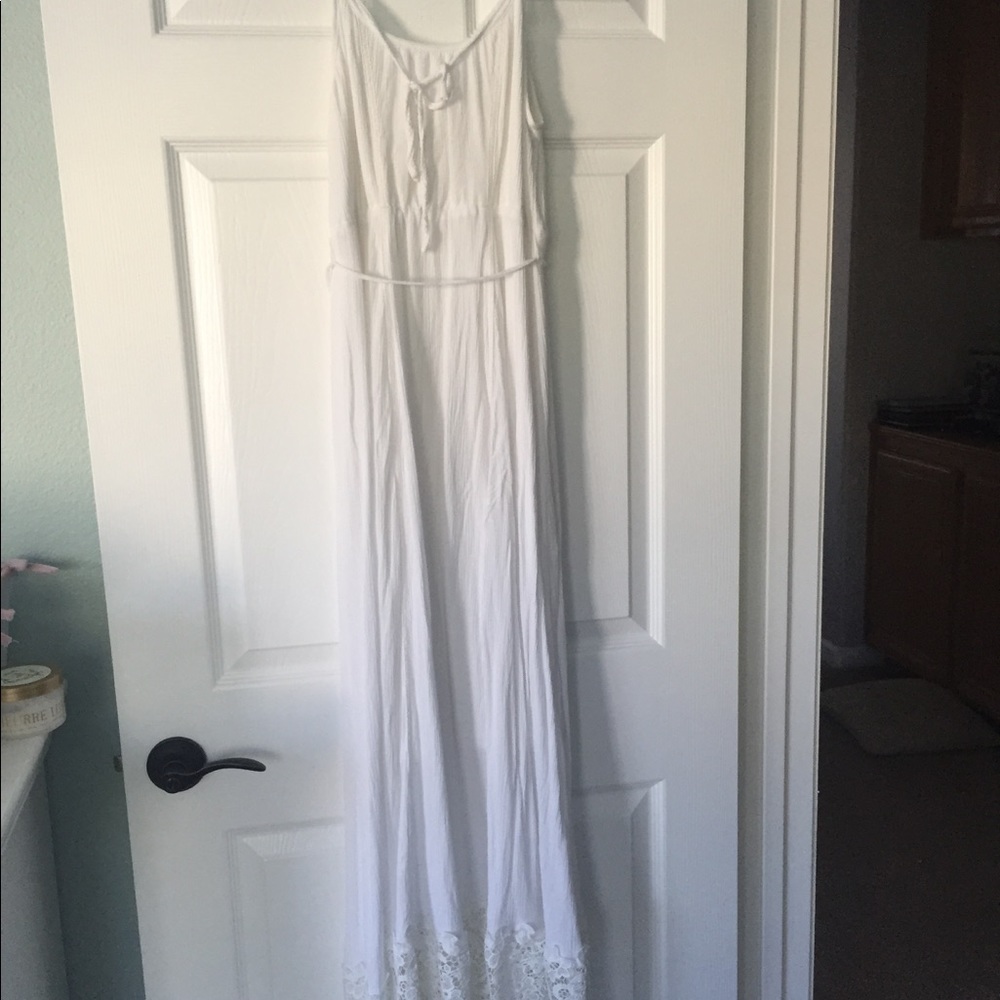 Beautiful white maternity dress