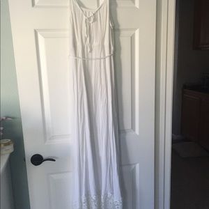 Beautiful white maternity dress