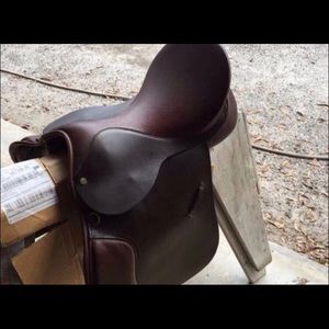 Ainsley Barlett all purpose saddle