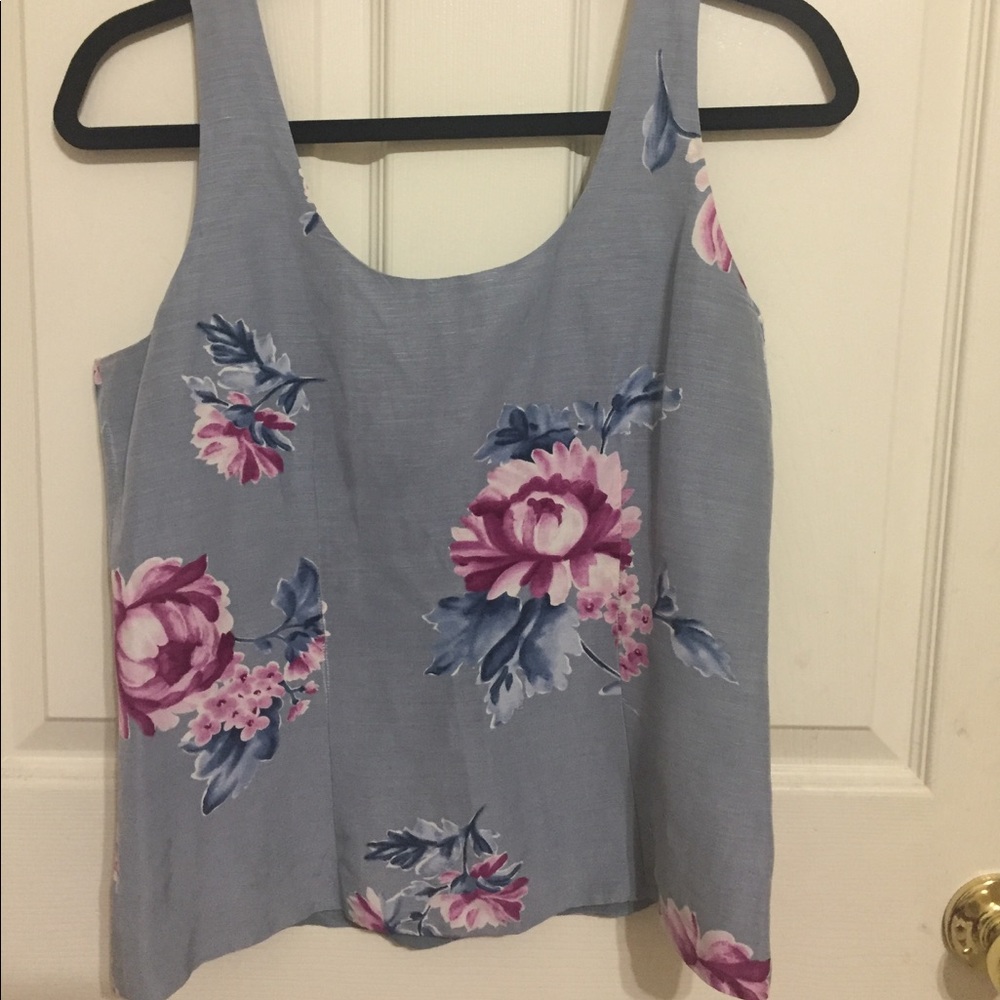 Cute floral Dana buchman top