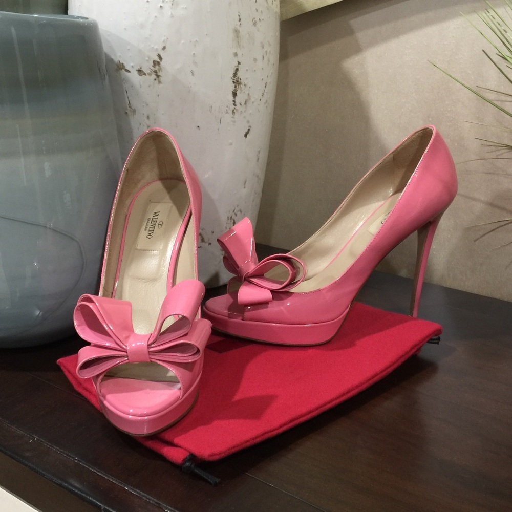 Valentino Pink Pumps