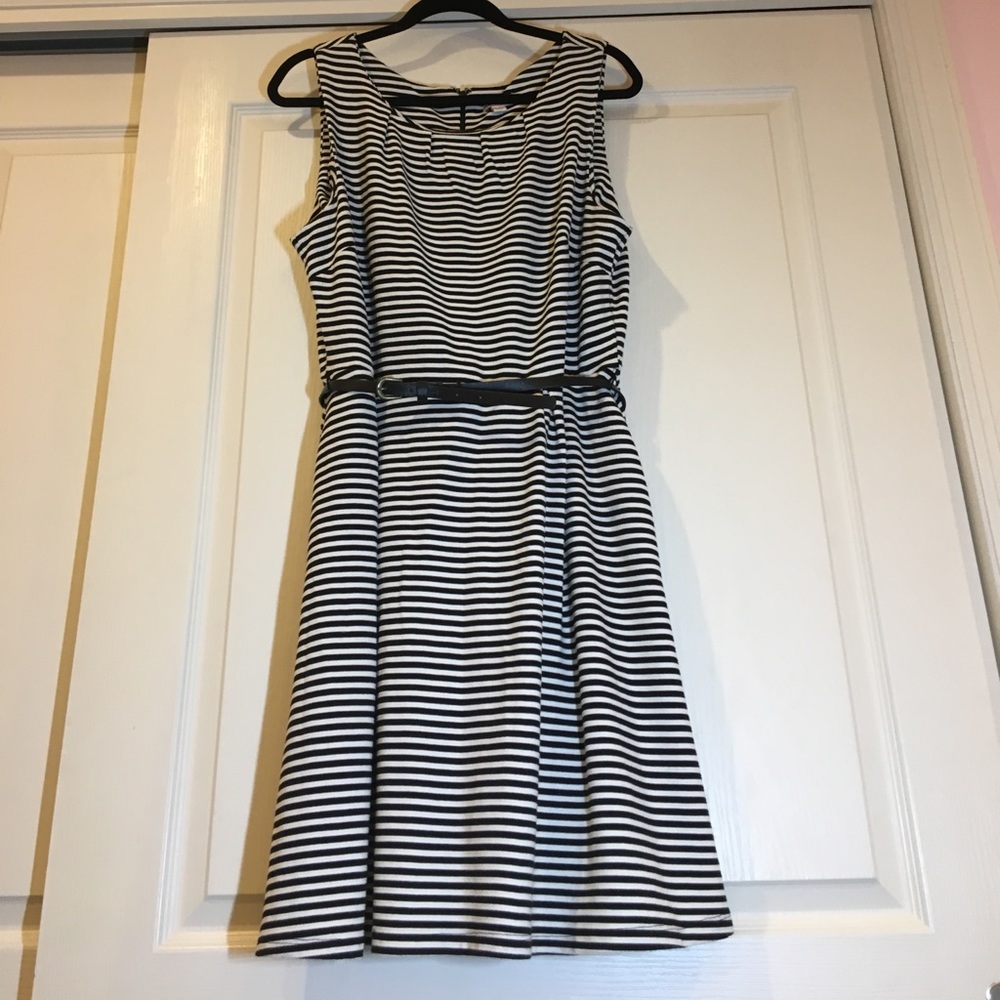 Merona black and white striped dress with belt