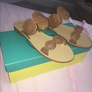 Never worn, size 7M!!!