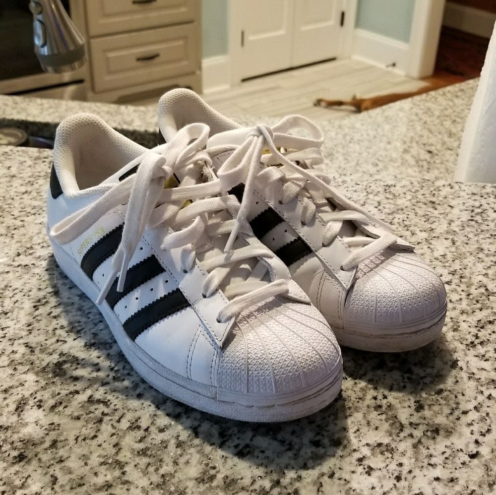 ADIDAS Superstars