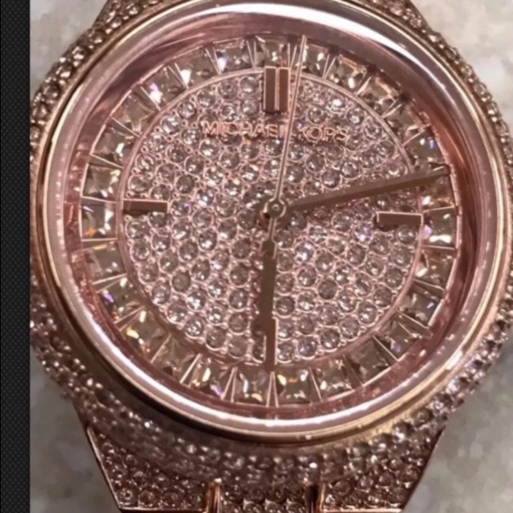 Michael Kors Women's Rose Gold authentic watch.