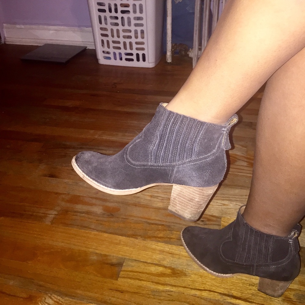 ‼️‼️Dolce Vita Suede Booties CYBER MONDAY SALE‼️‼️