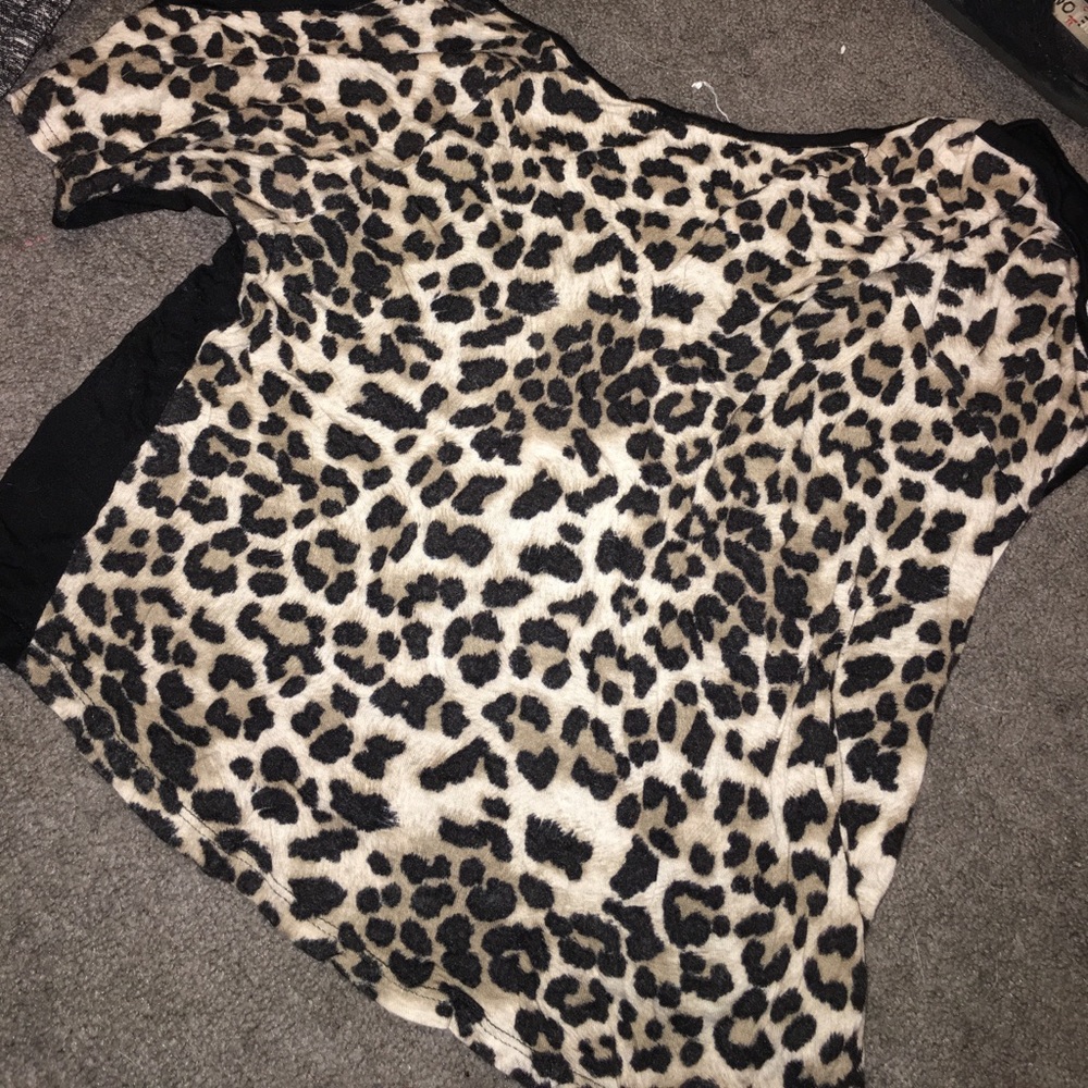 ♥️♥️Leopard love shirt - Picture 2 of 2