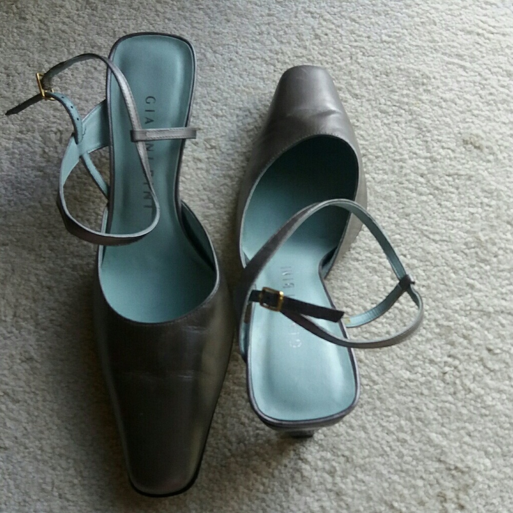 Gianni Bini Dress Sandals
