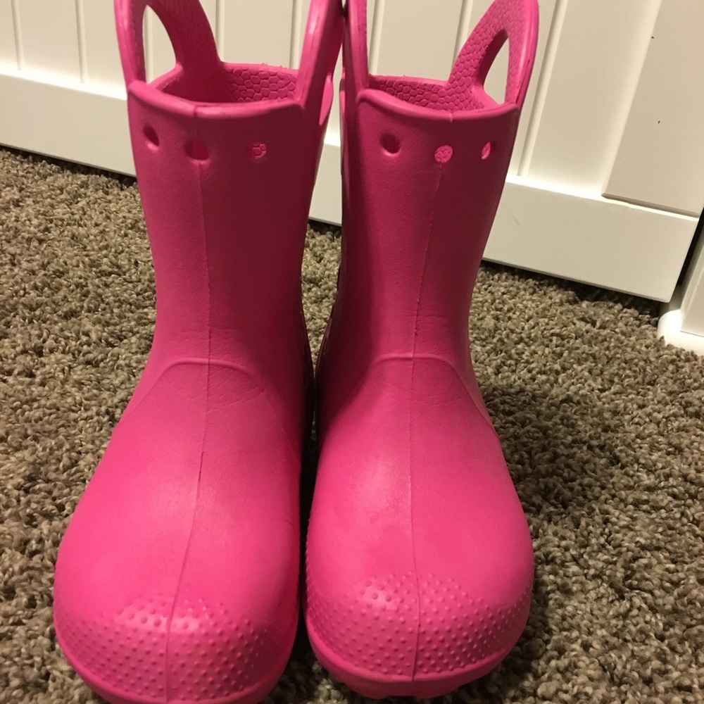 ❌SOLD❌Crocs rain boots size 10 perfect condition!!