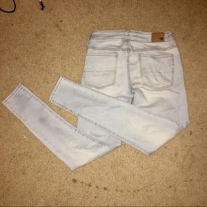 Light wash skinny jeans