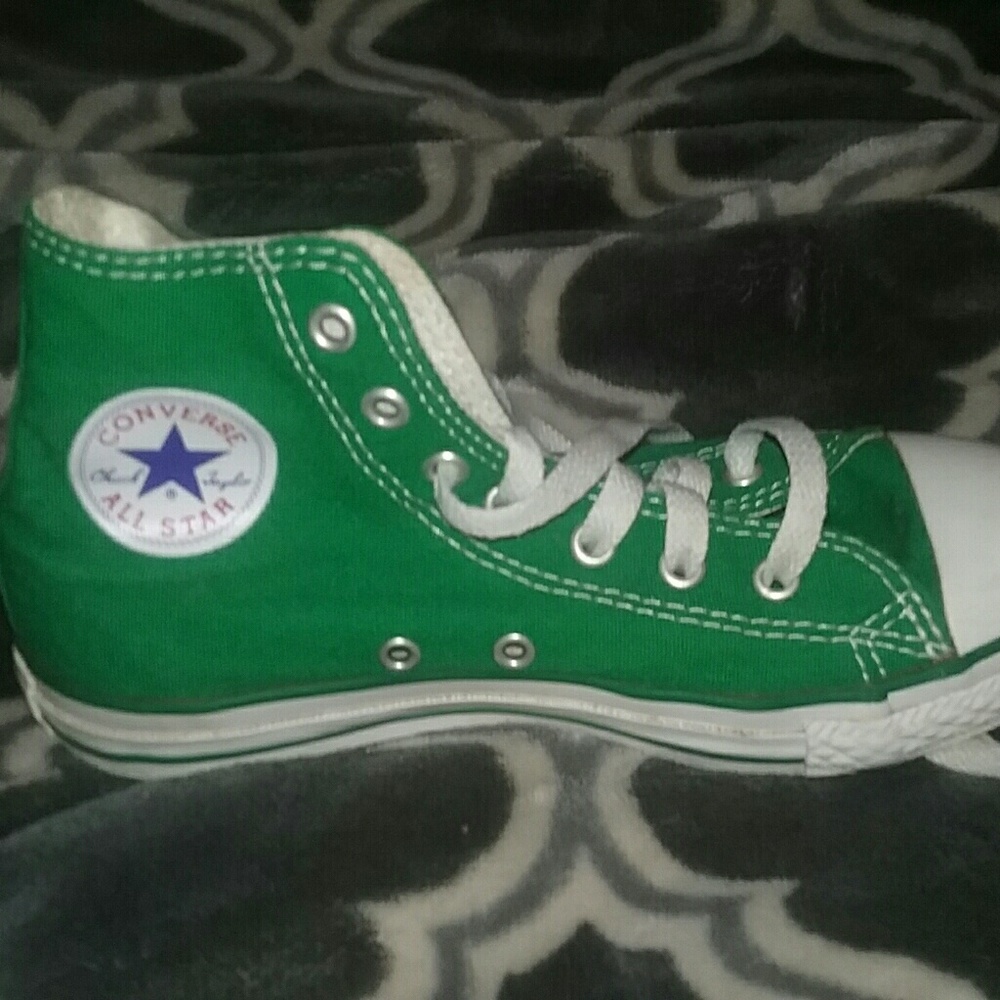 Green high top converse