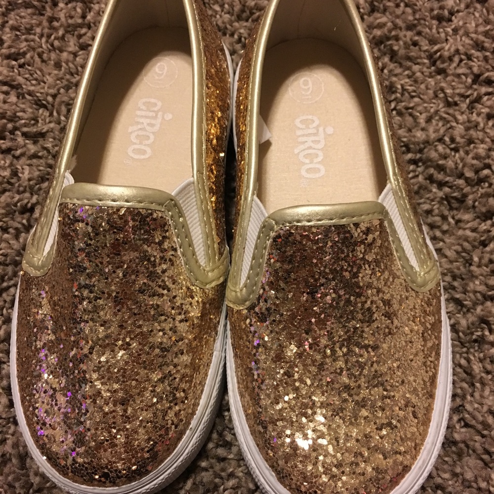 ❌SOLD❌ EUcondition gold sparkle slip on's size 9