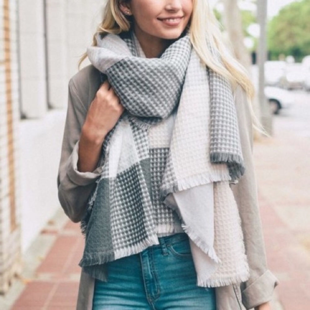 🆑🎉HOST PICK🎉Gray/Blush Scarves