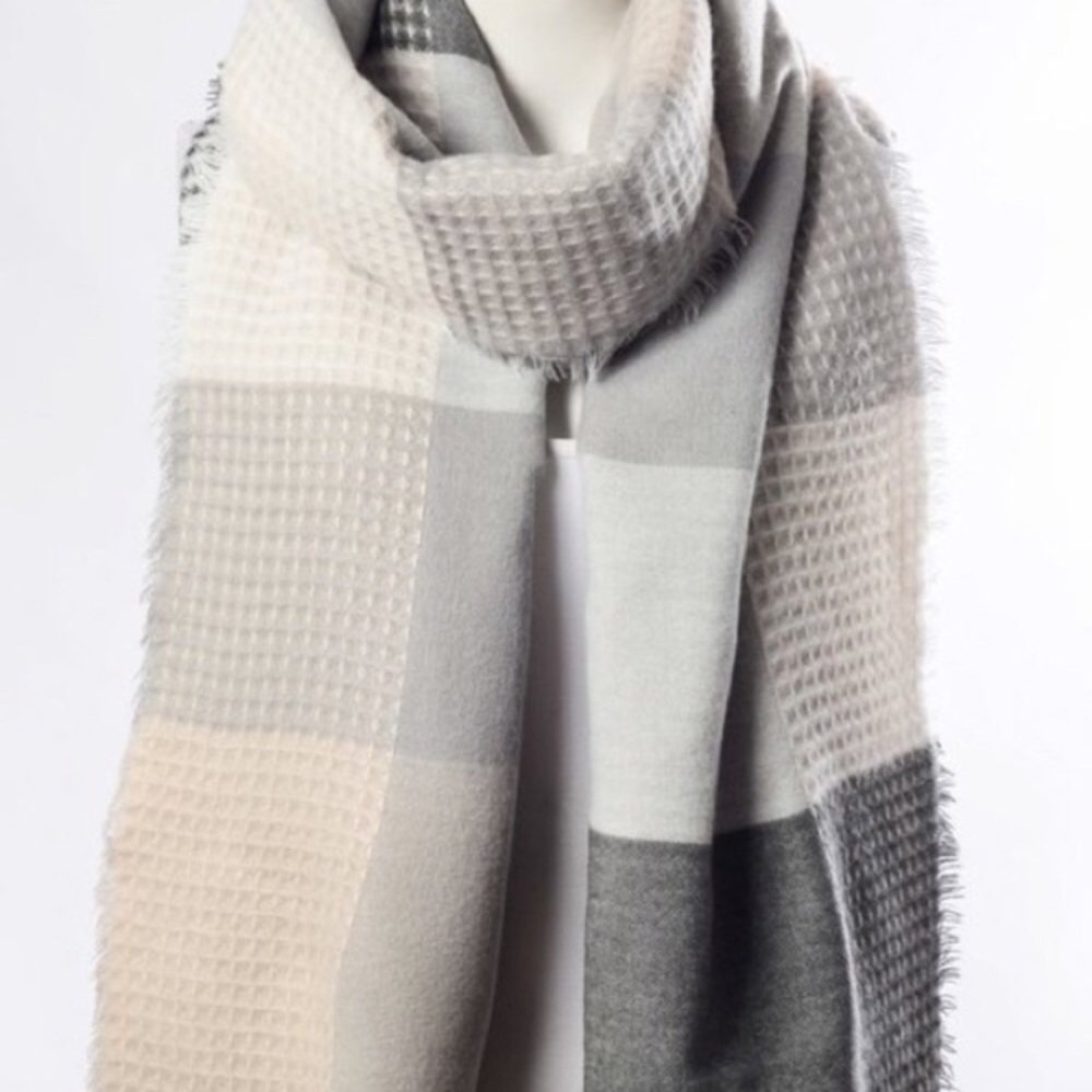 🆑🎉HOST PICK🎉Gray/Blush Scarves - Picture 2 of 2