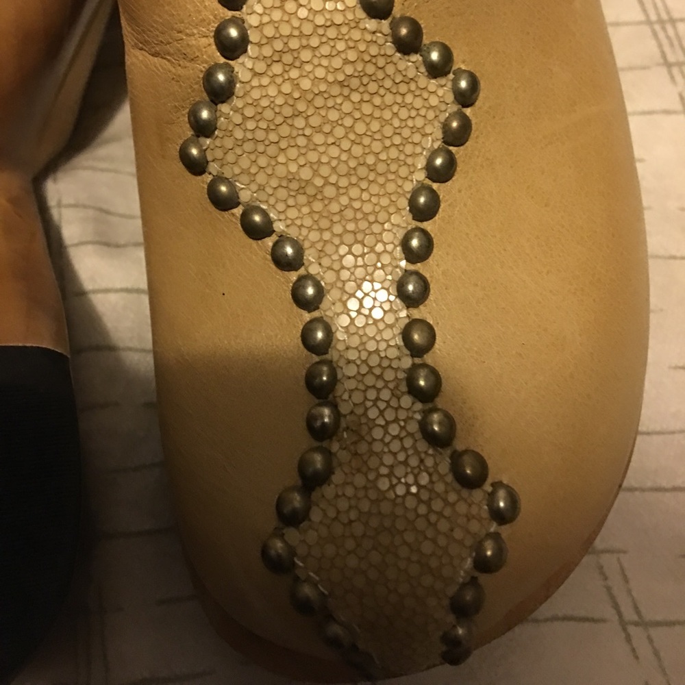 Colleen Cordero beige clogs