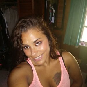 Meet your Posher, Monique