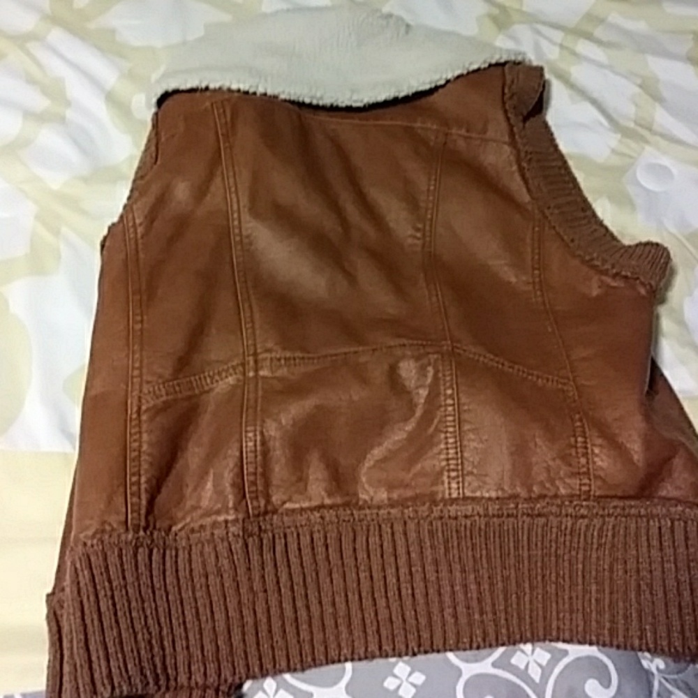 Vest - Picture 2 of 3